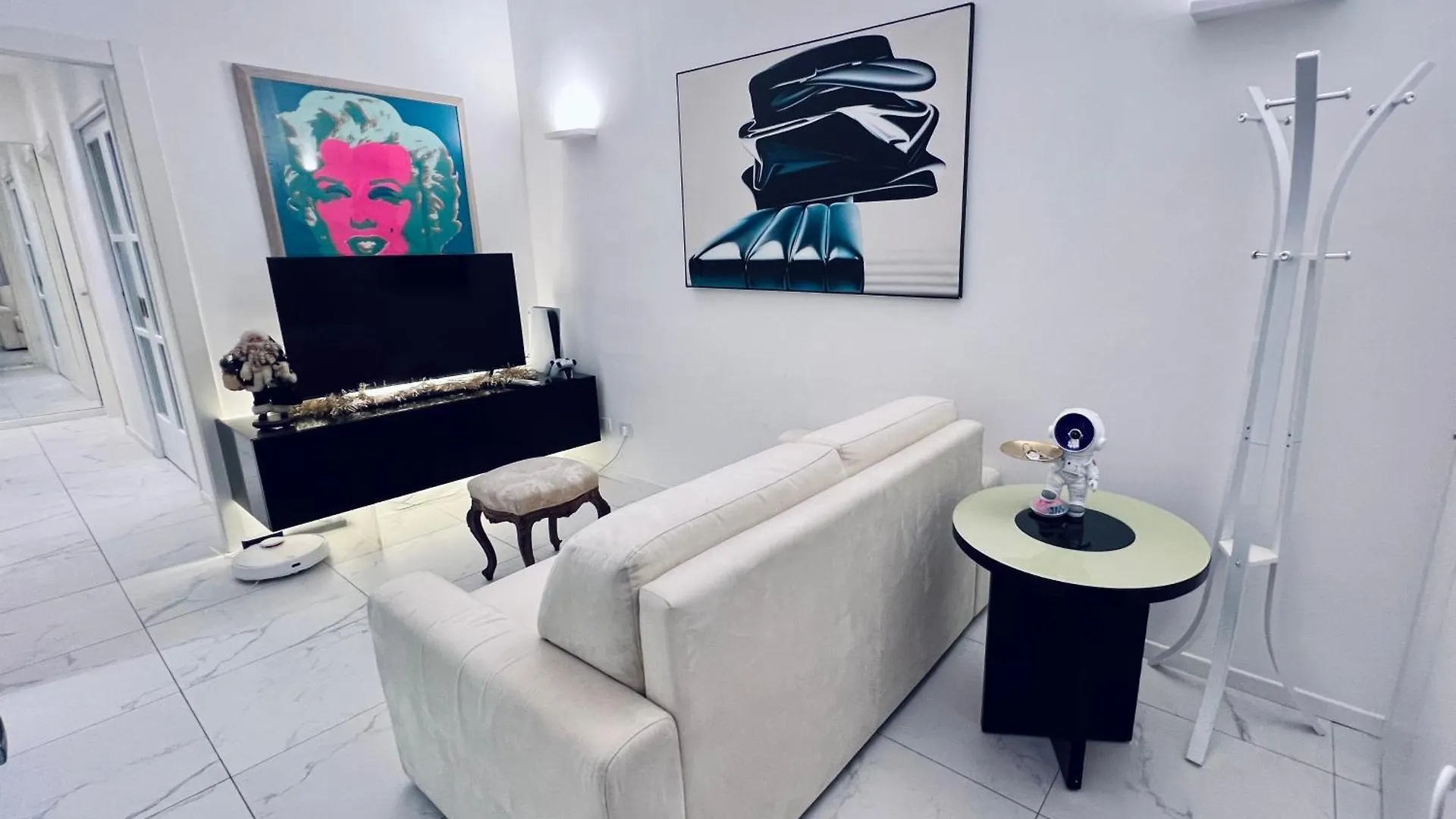 Apartment 812 Milan Italy